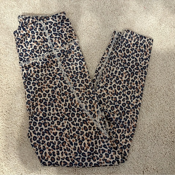 Crown & Ivy Women's Leopard Print Leggings Size S Yoga Running - Picture 3 of 6